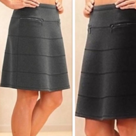 Athleta Dresses & Skirts - Athleta Strata Mini Pull On Skirt Size M